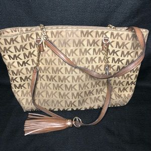Michael Kors Jet Set Tote